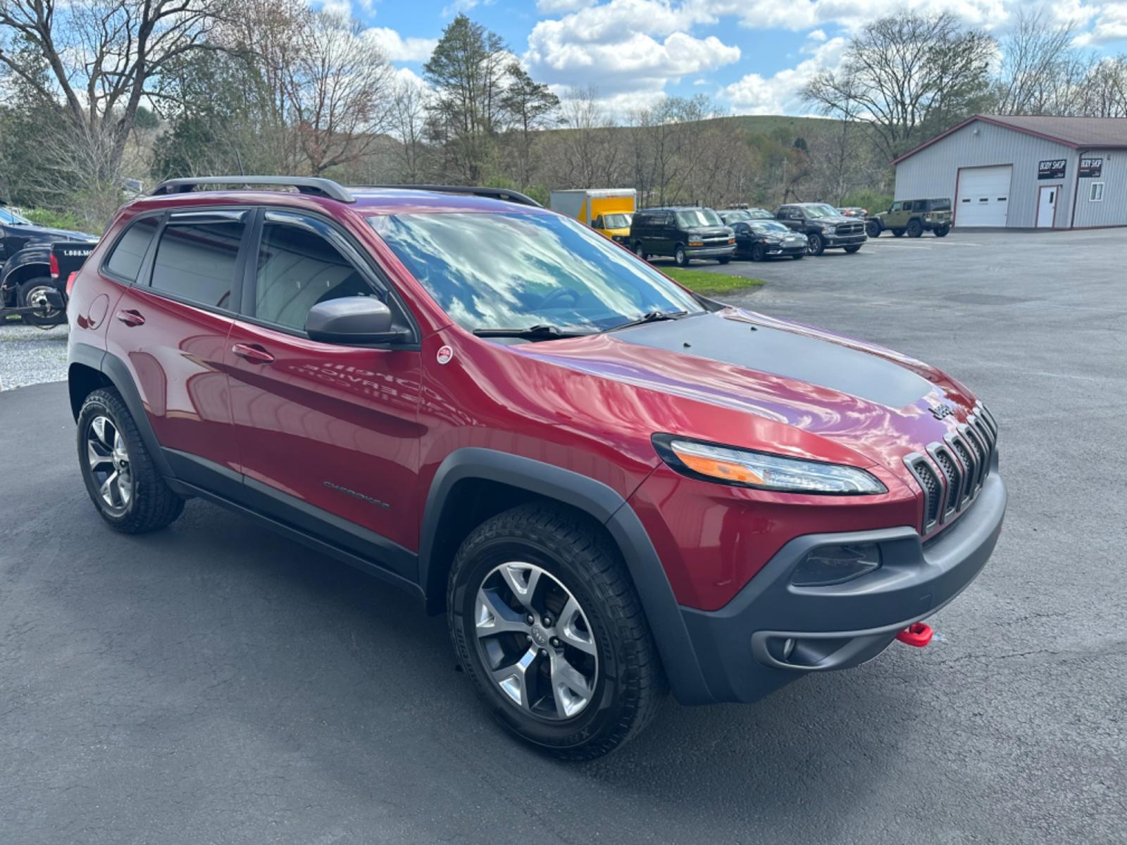 2016 Red Jeep Cherokee (1C4PJMBS2GW) with an 6 engine, automatic transmission, located at 8464 Route 219, Brockway, PA, 15824, (814) 265-1330, 41.226871, -78.780518 - Photo #21